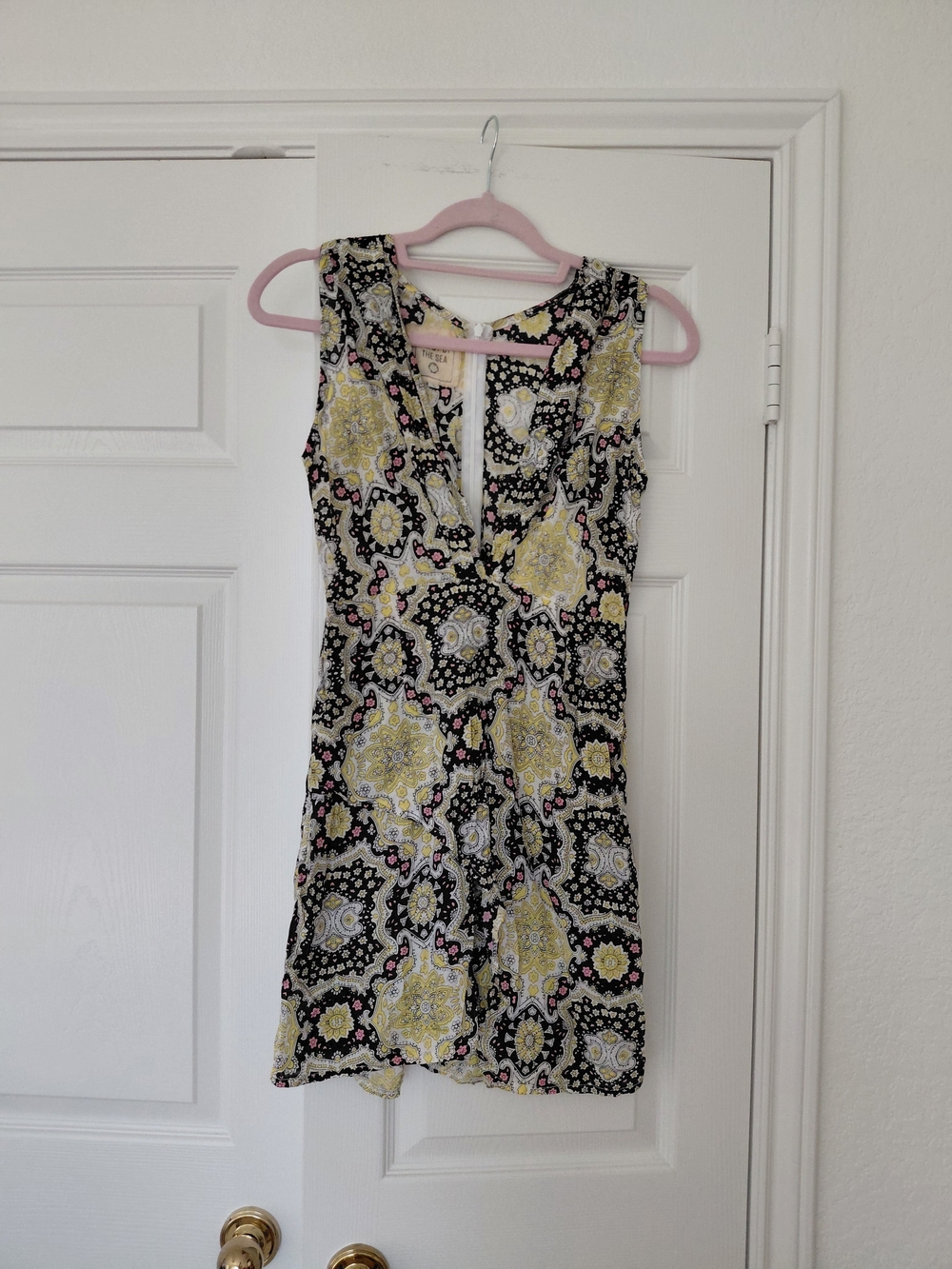 Sleeveless Black & Yellow Patterned Women’s Dress
